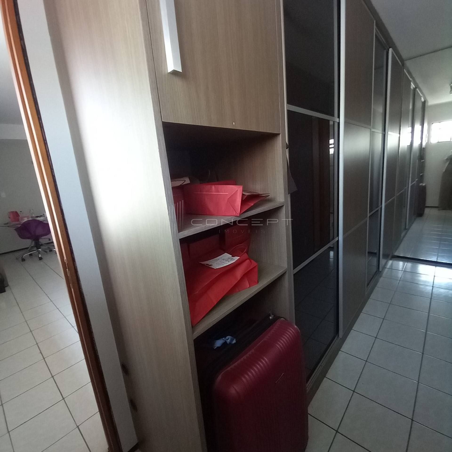 Casa Duplex no Ininga, Zona Leste, com 5 quartos e garagem para até 07 carros.