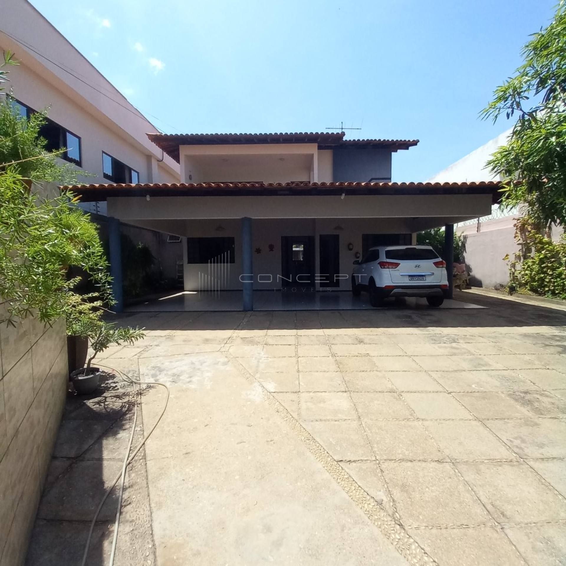 Casa Duplex no Ininga, Zona Leste, com 5 quartos e garagem para até 07 carros.