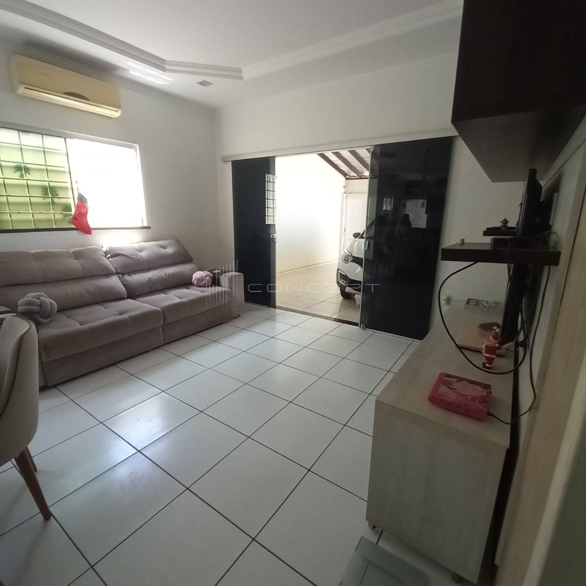 Casa Térrea no bairro Dirceu - 3 quartos sendo 1 suíte