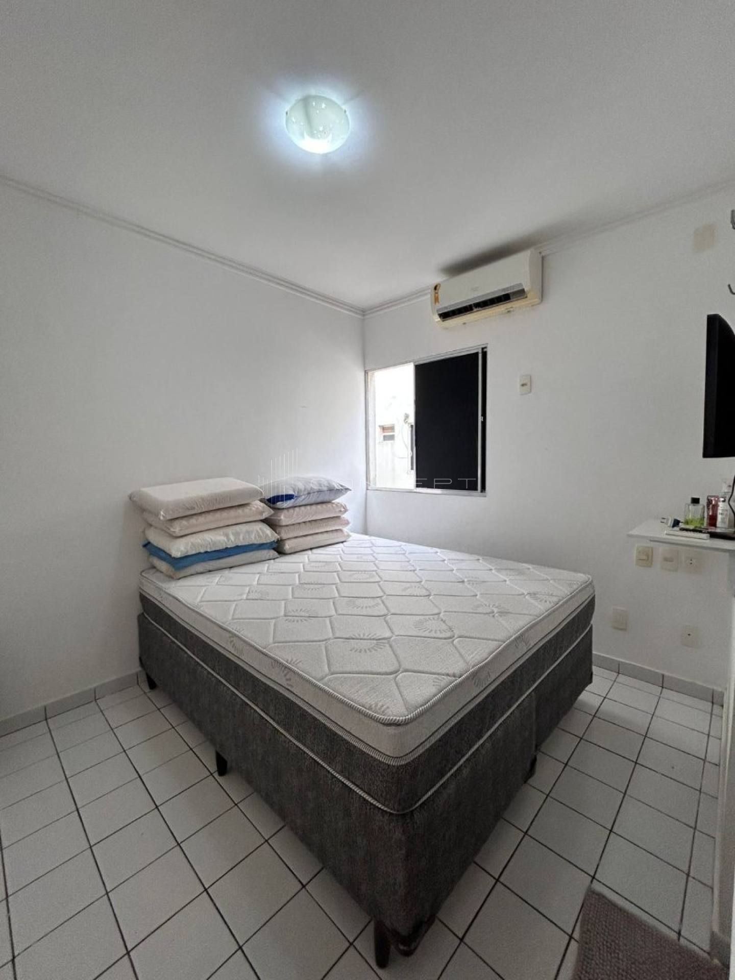 Apartamento no Bairro Santa Luzia no Condomínio Milton Brandão