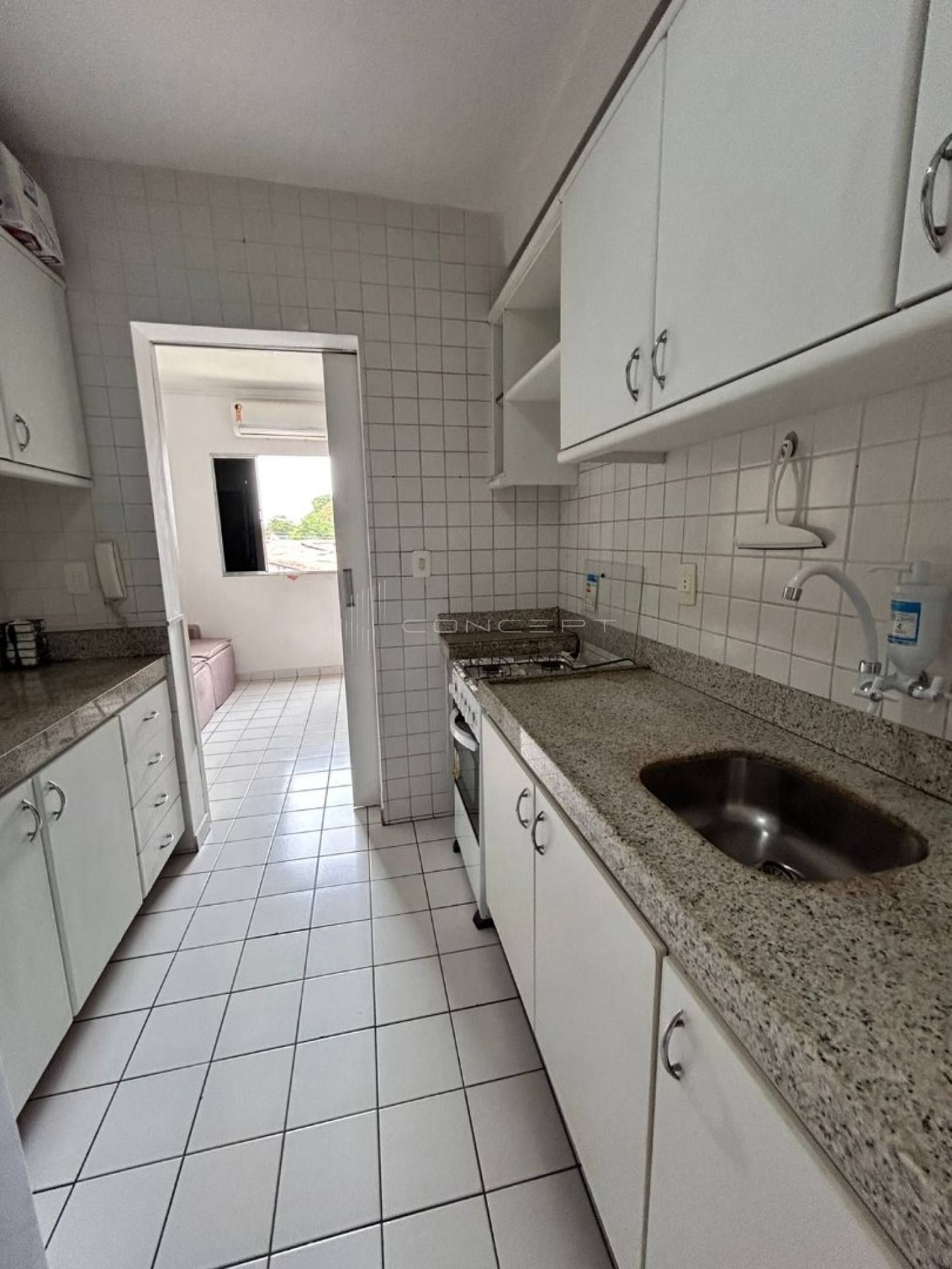 Apartamento no Bairro Santa Luzia no Condomínio Milton Brandão