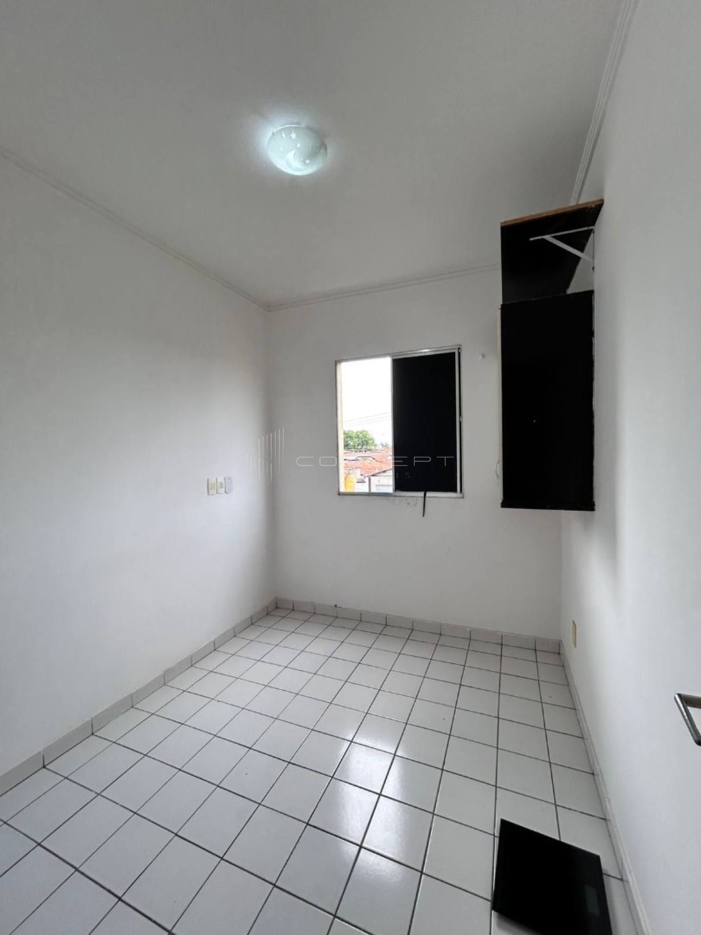 Apartamento no Bairro Santa Luzia no Condomínio Milton Brandão