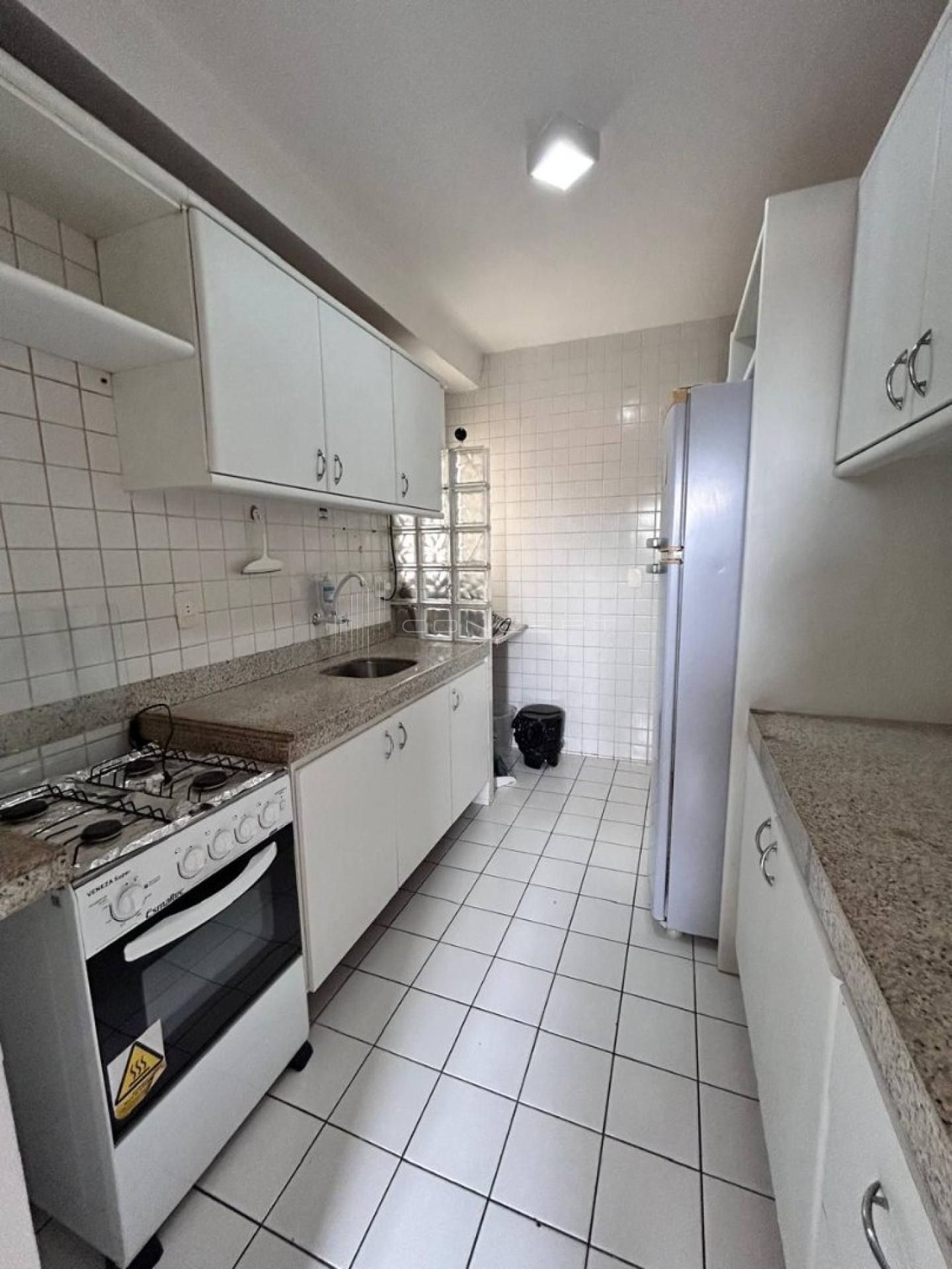 Apartamento no Bairro Santa Luzia no Condomínio Milton Brandão