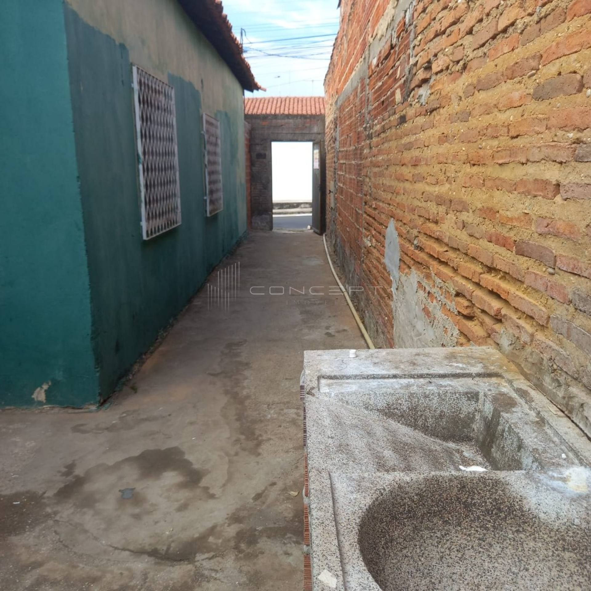 Casa Térrea no bairro Parque Piauí - 4 quartos