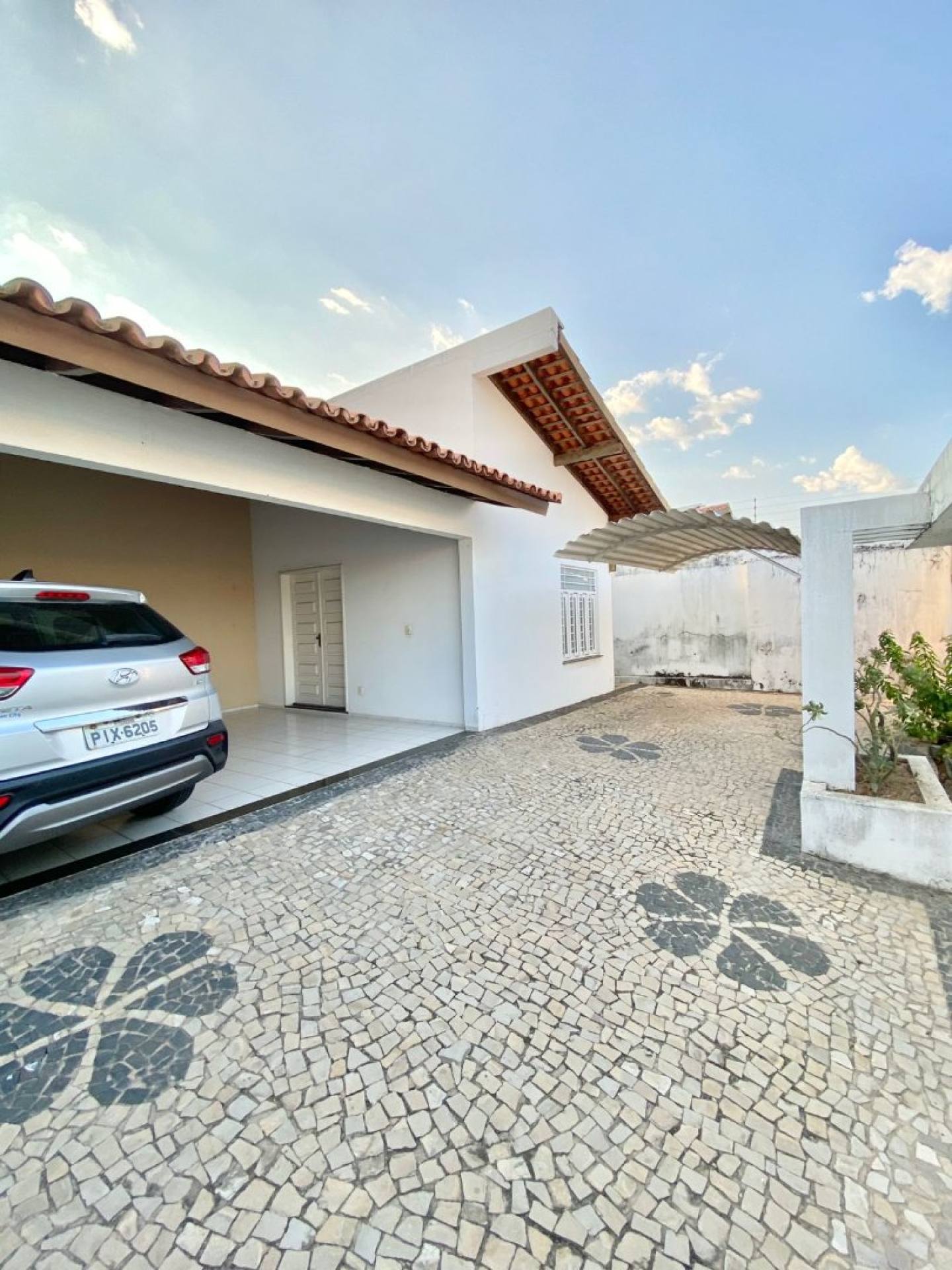 Casa om 02 quartos e 01 suíte no Morada do Sol