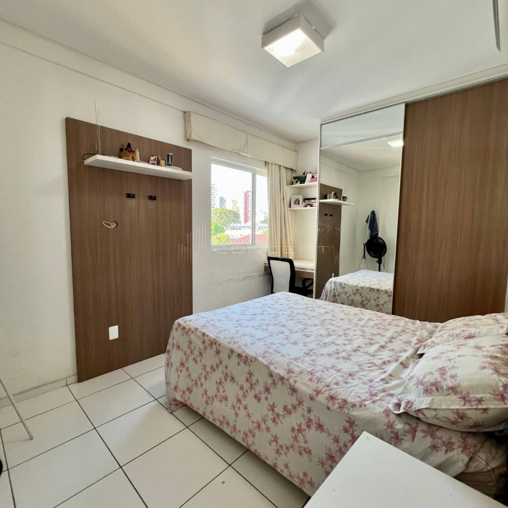 Apartamento no Bairro Jóquei no Condomínio Antares - 3 quartos