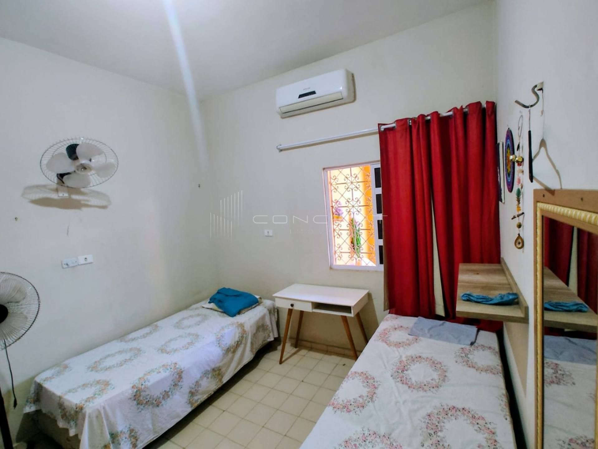 Casa no Conj. Novo Horizonte c/ 03 qtos.