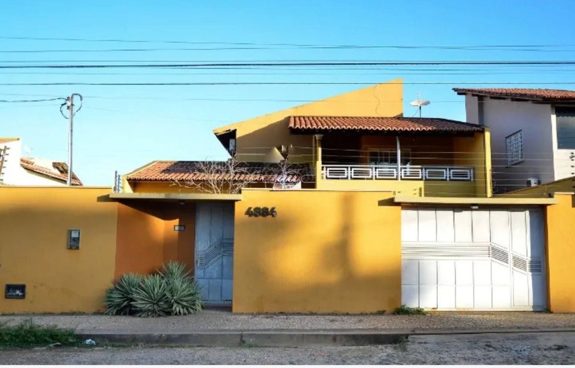 Casa duplex no Bairro Santa Isabel