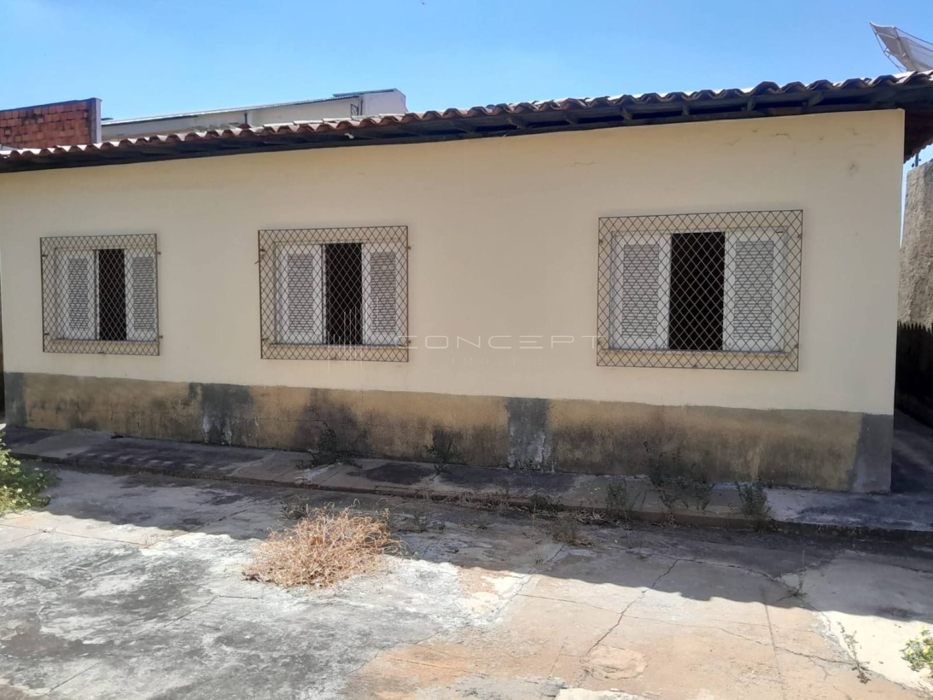 Próxima ao Colégio Pro Campus, no bairro Centro