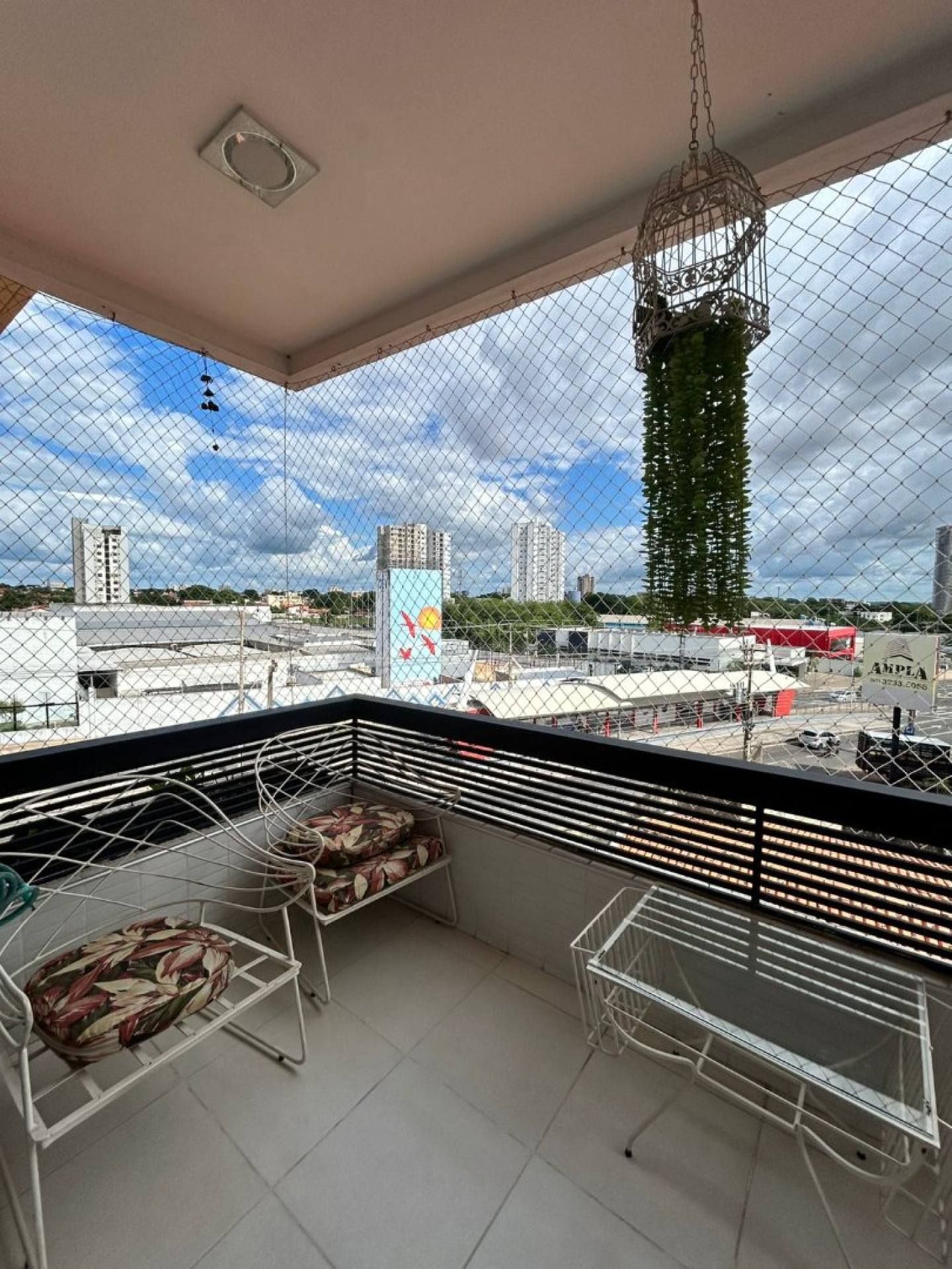 Apartamento no Ed. Palomo na Av. Kennedy no 4 quartos e suítes Bairro São Cristóvão