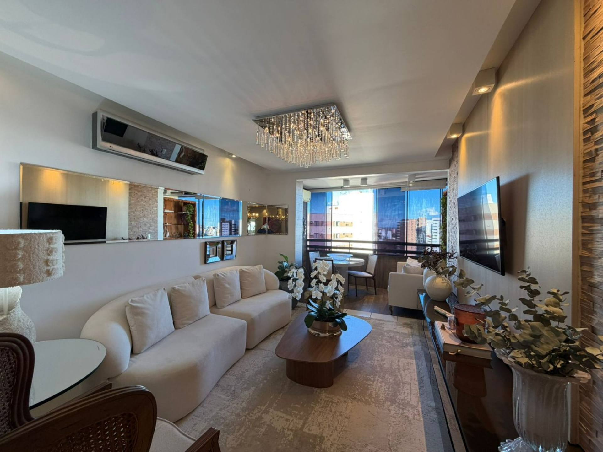 APARTAMENTO ZONA LESTE EDIFICIO LUIS FACCHINETTI