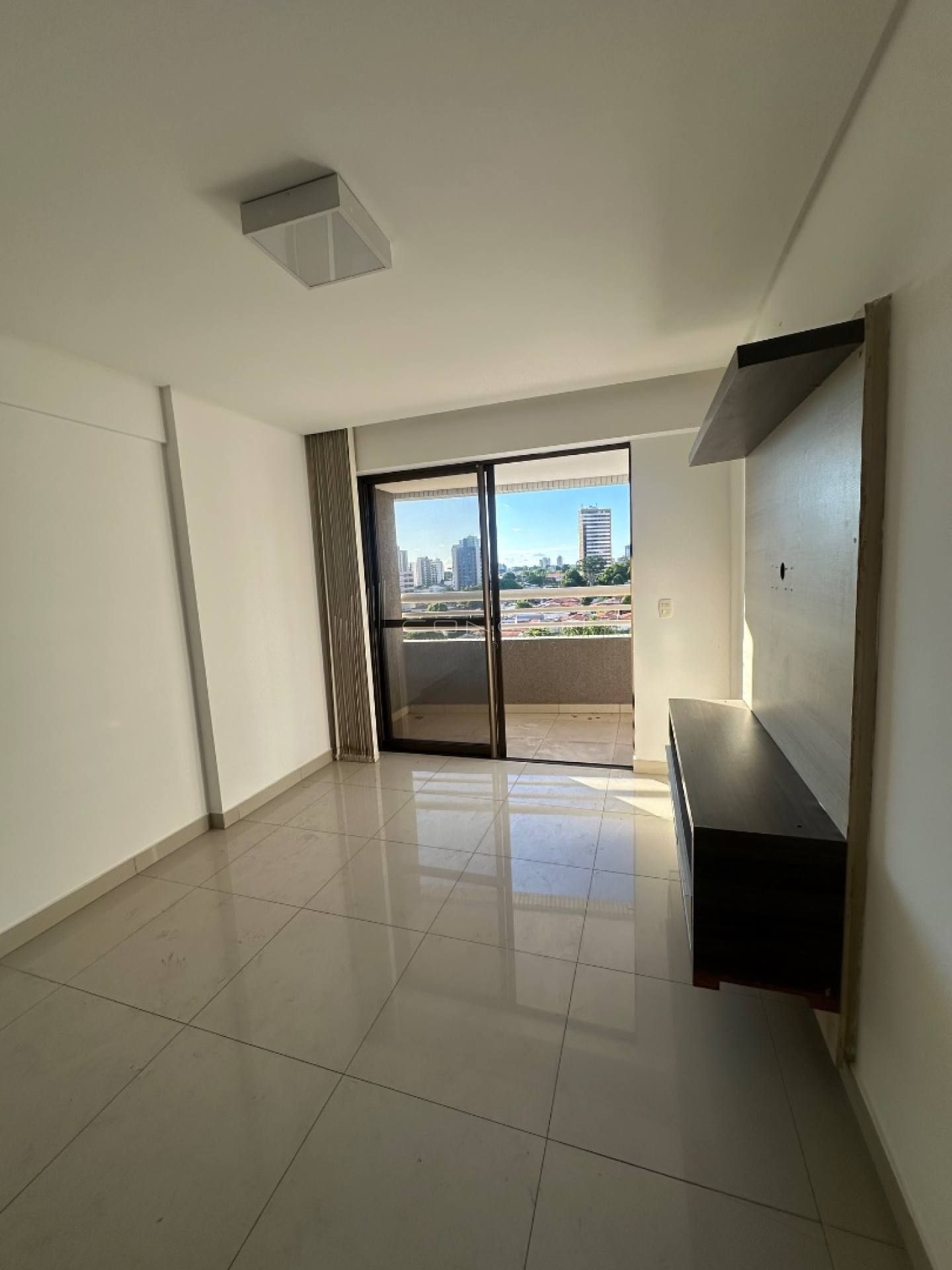 Flat no Bairro Jóquei no Edifício The Residence Tower