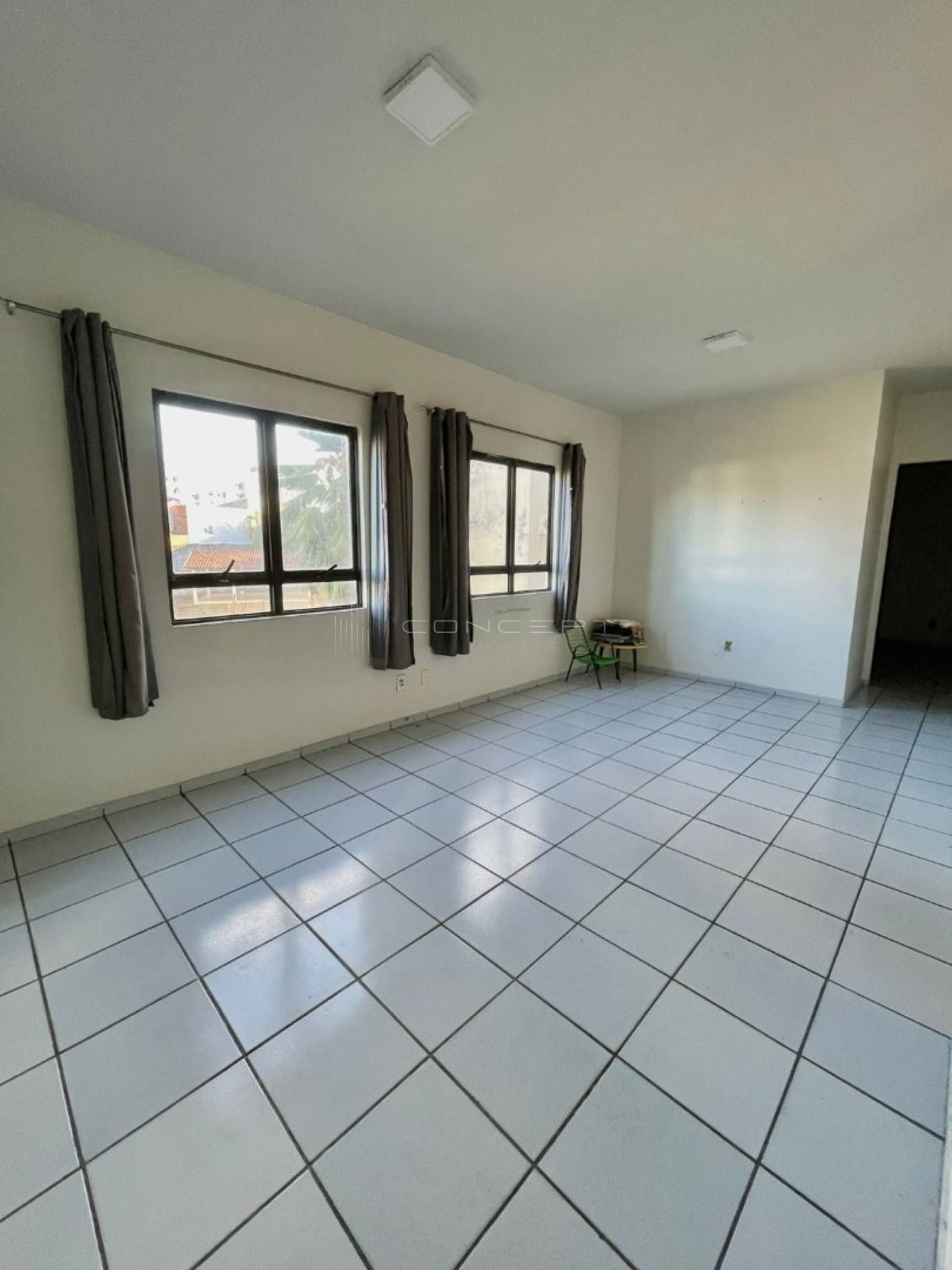 Apartamento no Bairro Cristo Rei no Condomínio Del Rei Residence - 3 quartos