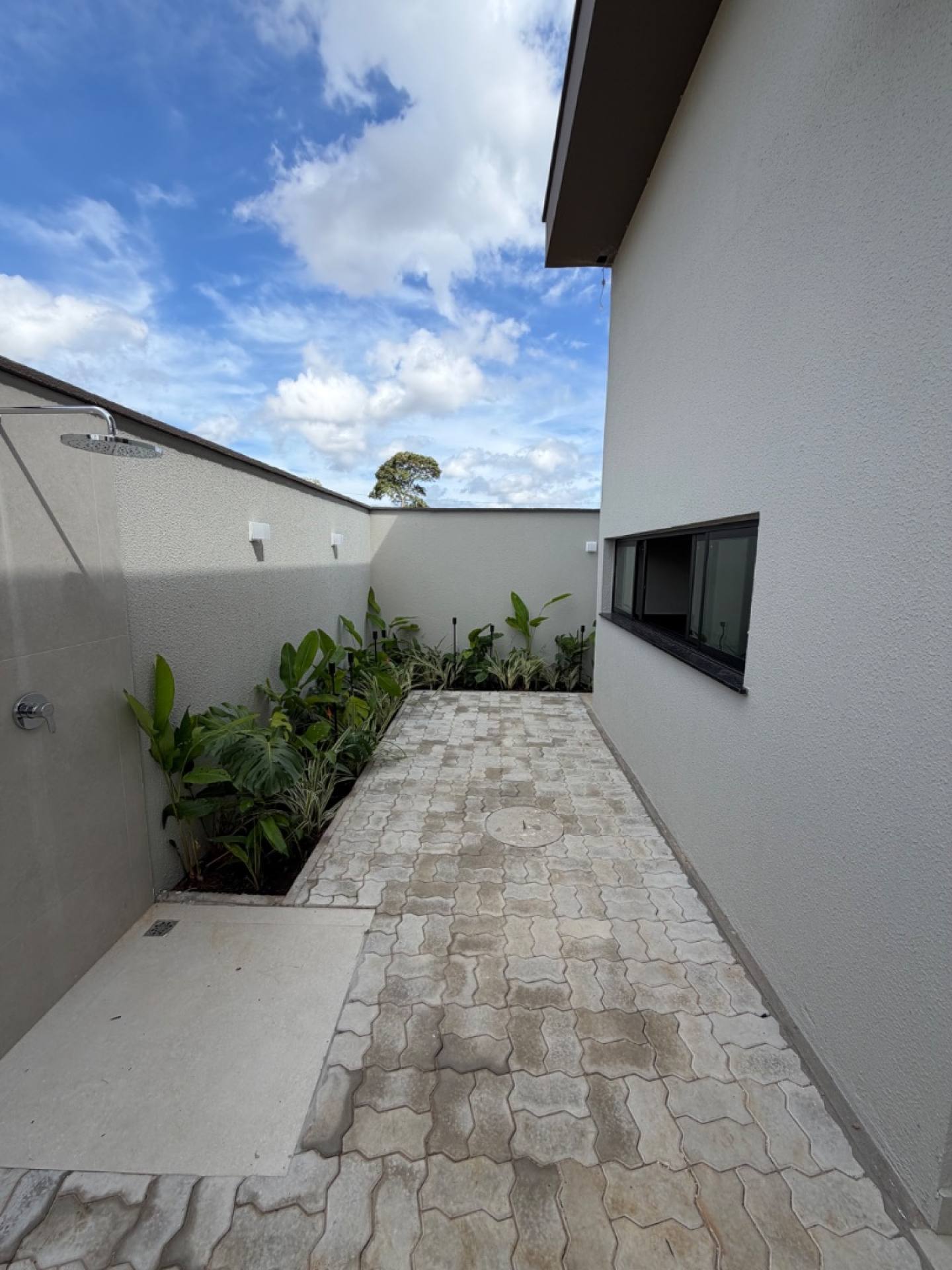 Casa Térrea no Condomínio Petrópolis