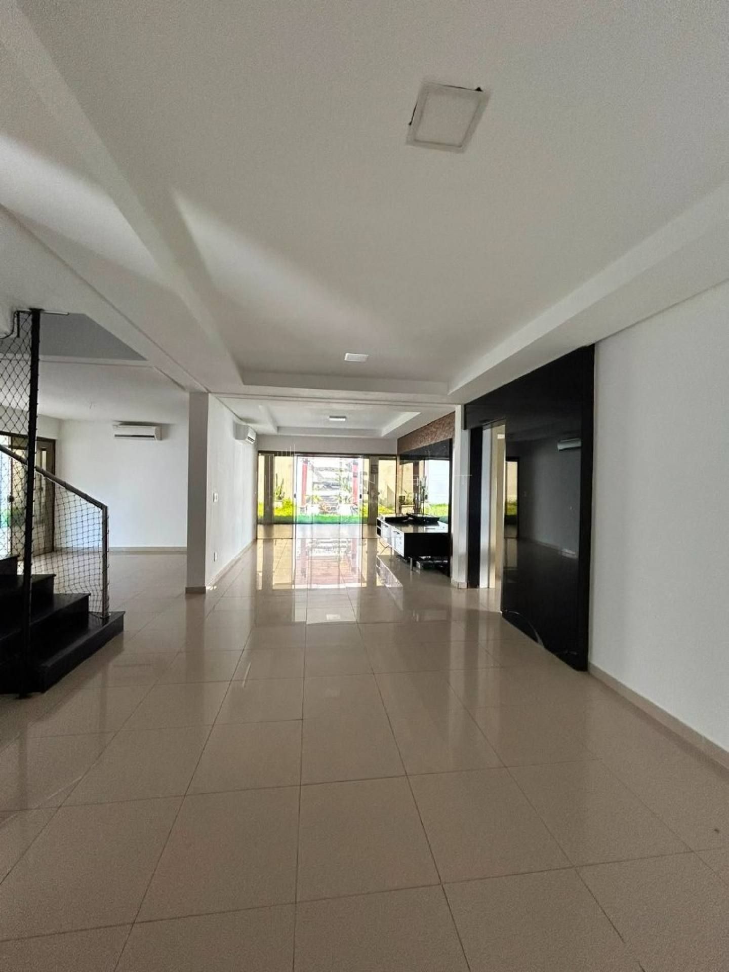 Casa Duplex no Bairro Morros no Condomínio Terra dos Passáros - 4 suítes