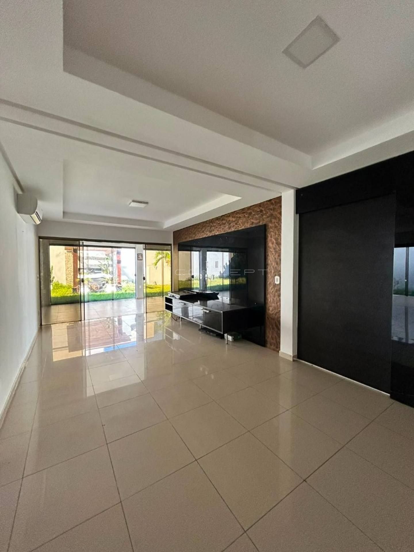 Casa Duplex no Bairro Morros no Condomínio Terra dos Passáros - 4 suítes