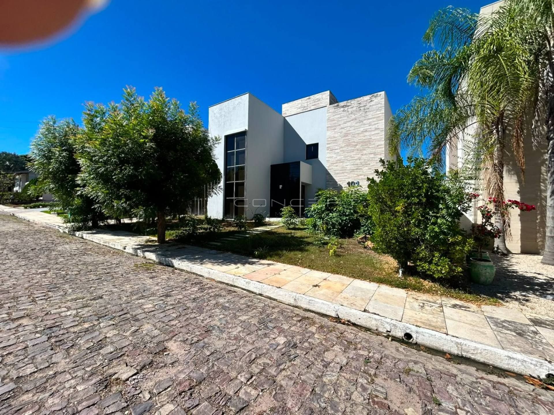 Casa Duplex no Bairro Morros no Condomínio Terra dos Passáros - 4 suítes