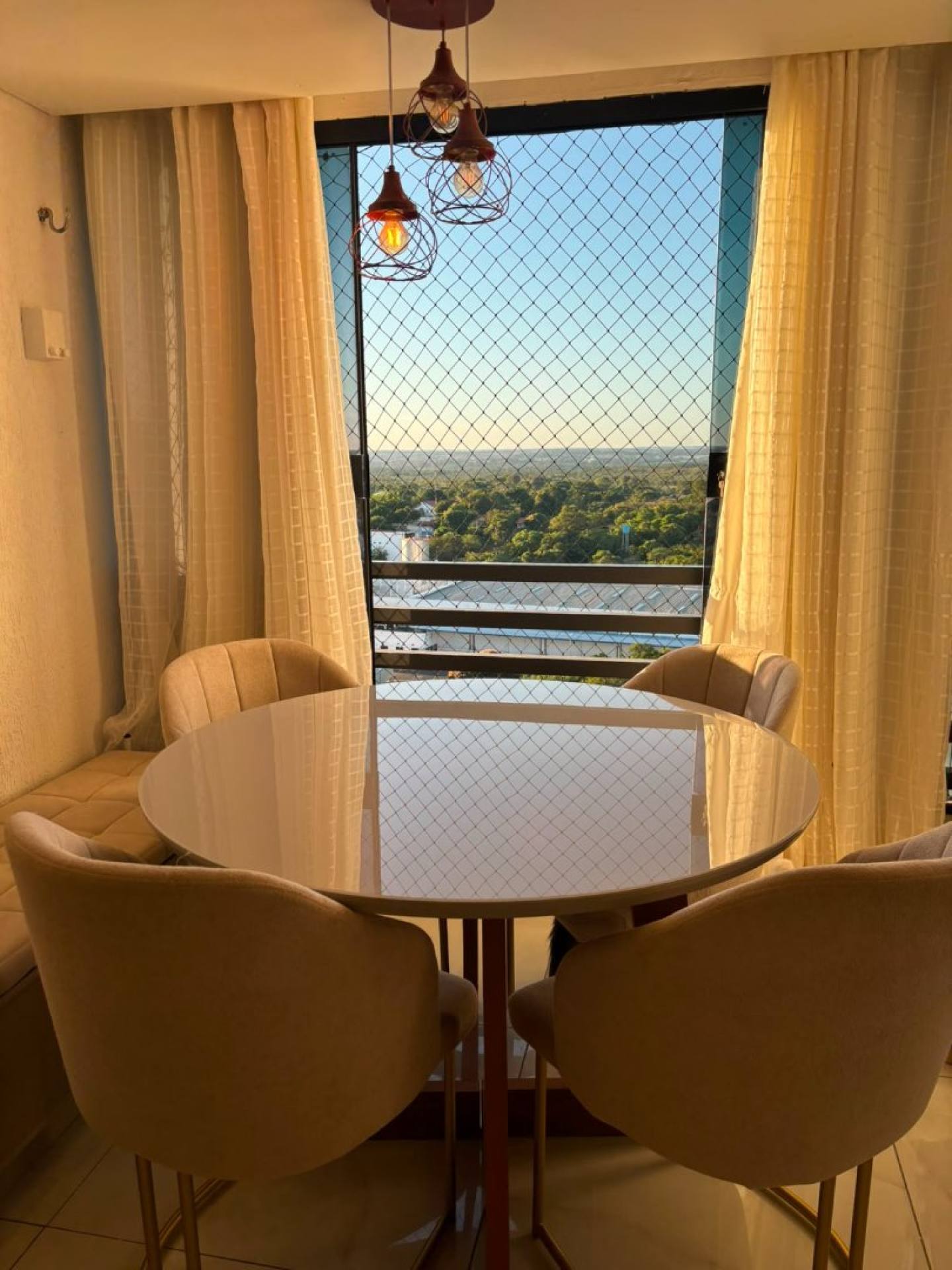 Apartamento no Bairro Horto Residencial Jardim Vitória