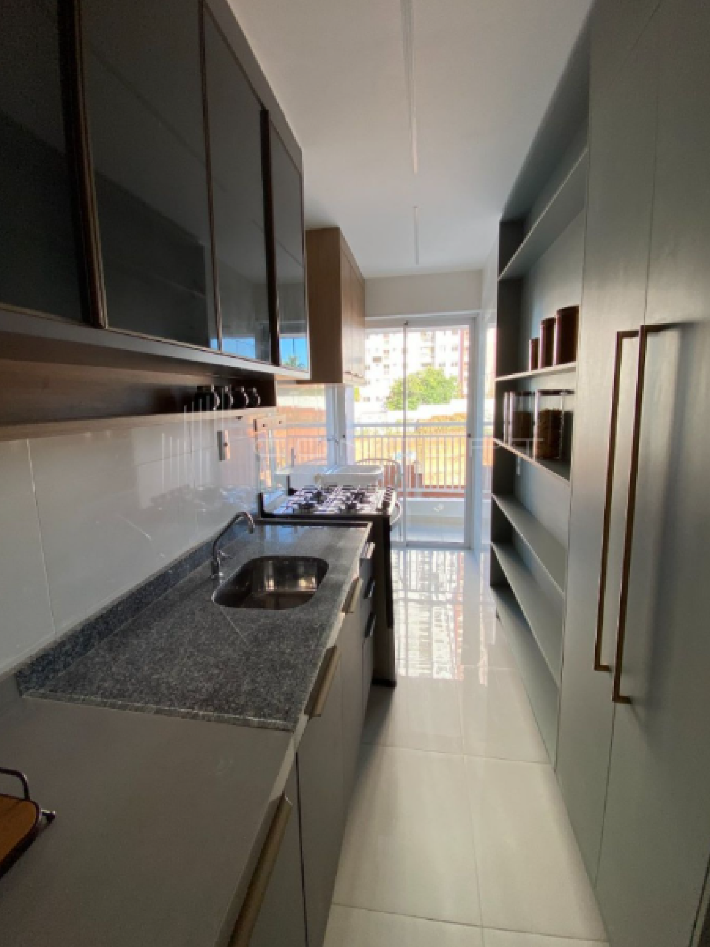 Apartamento no Bairro Ilhotas Sky Residence I