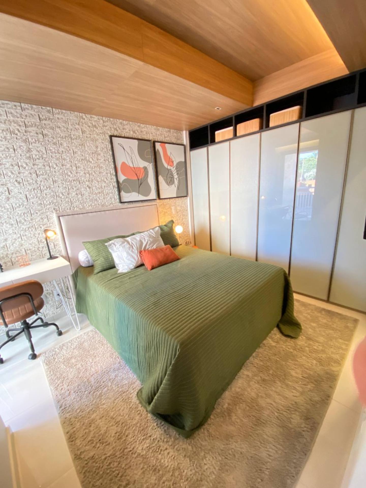 Apartamento no Bairro Ilhotas Sky Residence I