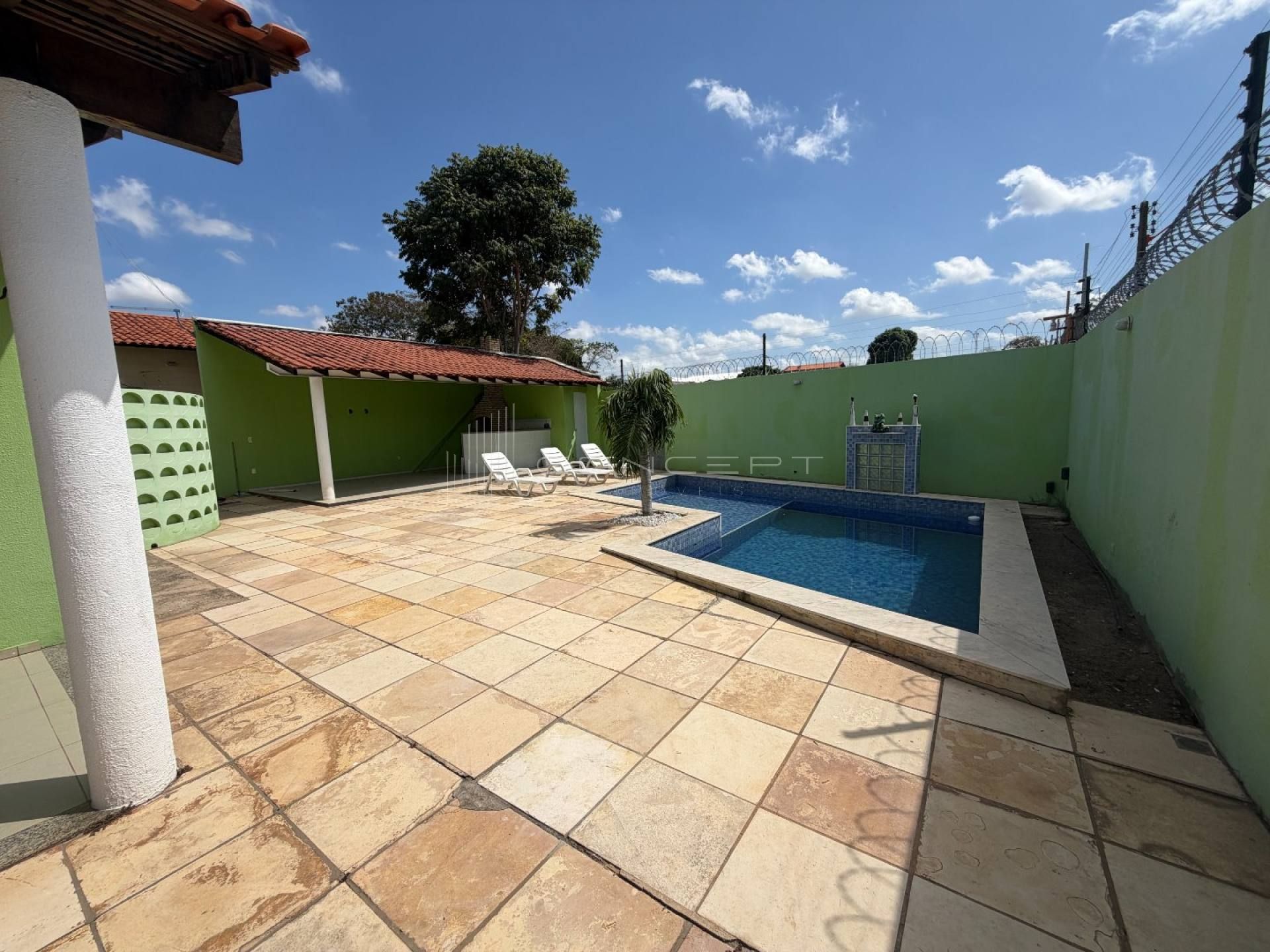 Casa Duplex com Salas Comerciais no Térreo no Bairro Campestre