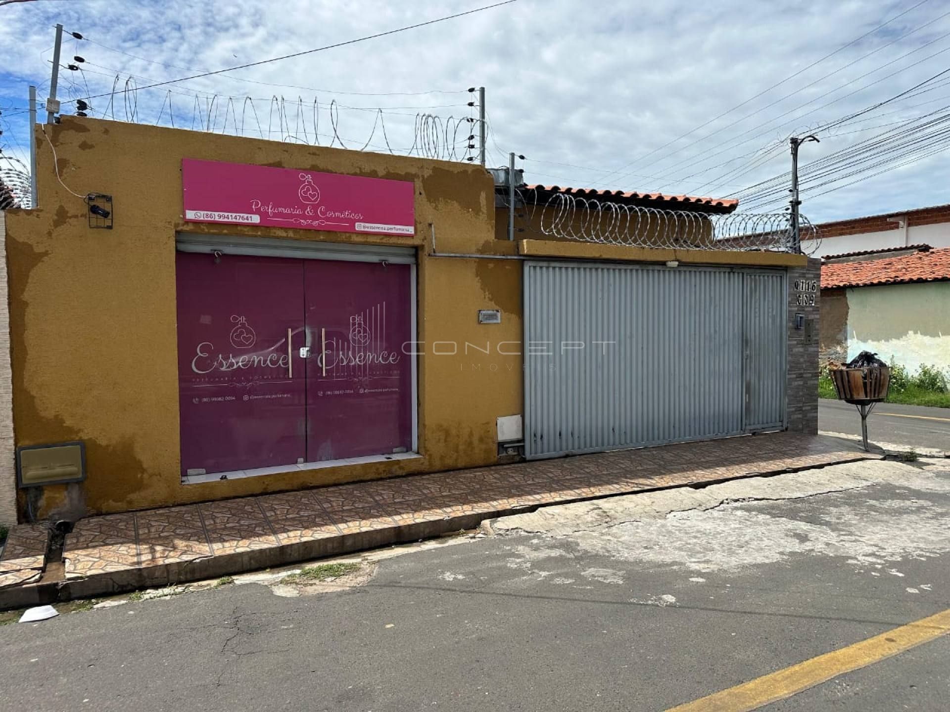 CASA NO BAIRRO PARQUE PIAUÍ ZONA SUL