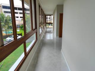 Casa de Condomínio Para Vender com 6/4 sendo 6 suítes em Guarajuba, Camaçari