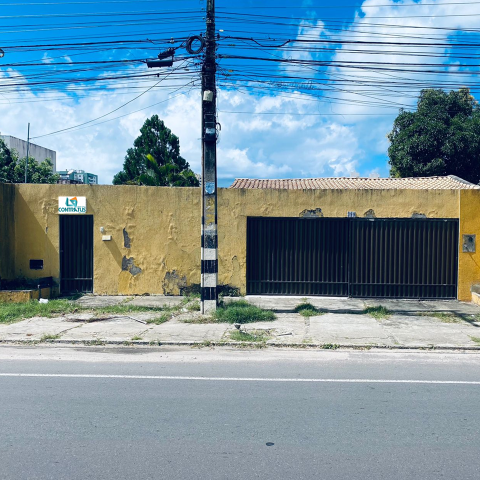 Casa com Piscina na Aruana