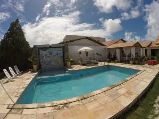 Casa com Piscina na Aruana