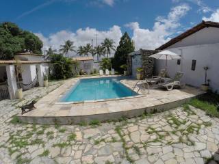 Casa com Piscina na Aruana