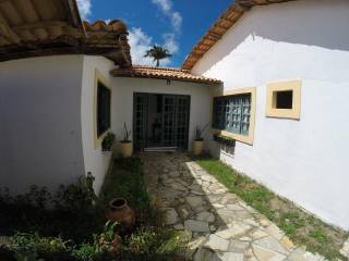 Casa com Piscina na Aruana