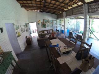Casa com Piscina na Aruana