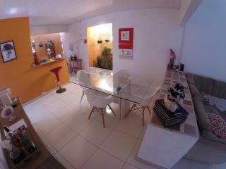 Casa com Piscina na Aruana
