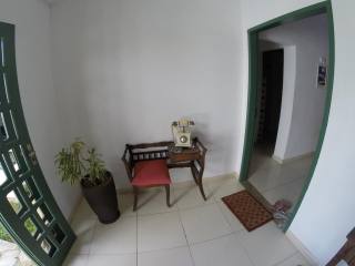 Casa com Piscina na Aruana