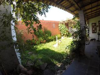 Casa com Piscina na Aruana