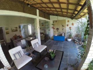 Casa com Piscina na Aruana