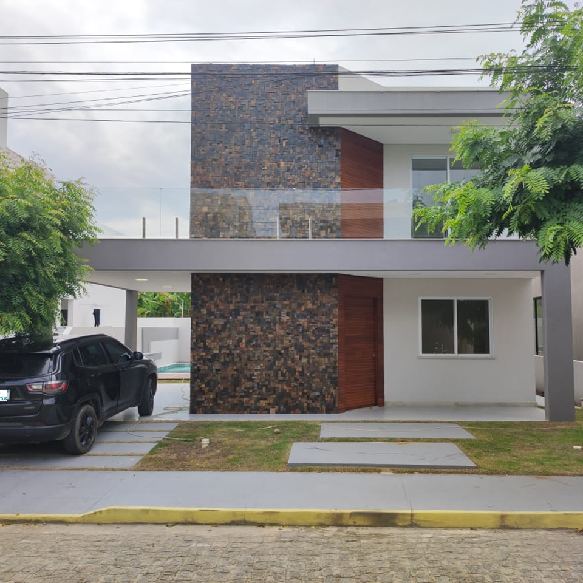 Casa Duplex com Piscina no Cond. Fragatta