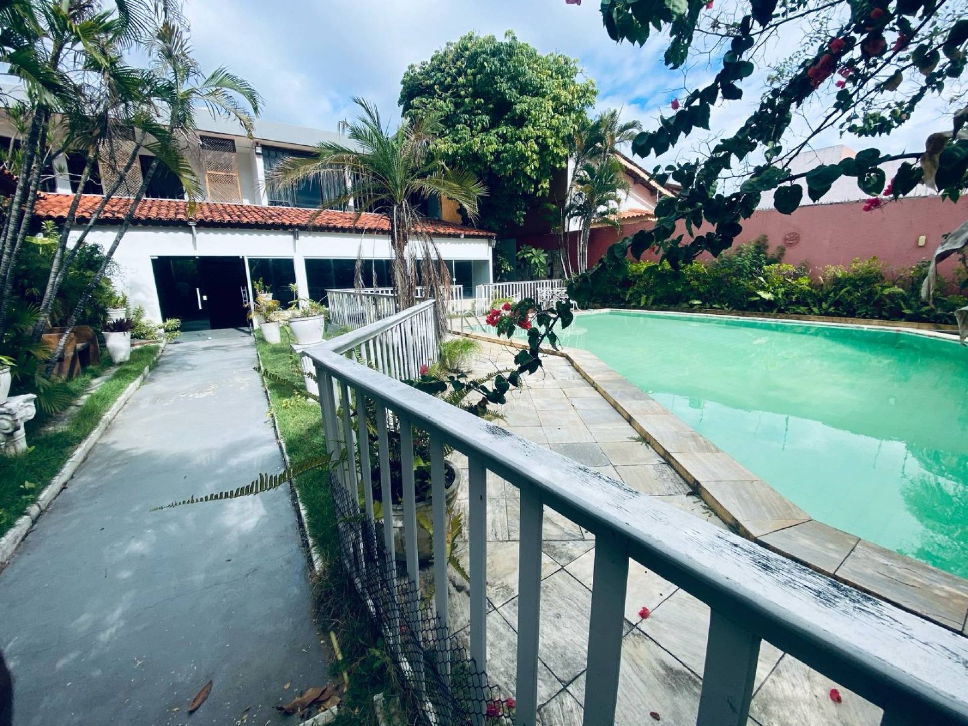 Casa com Piscina no Coroa do Meio