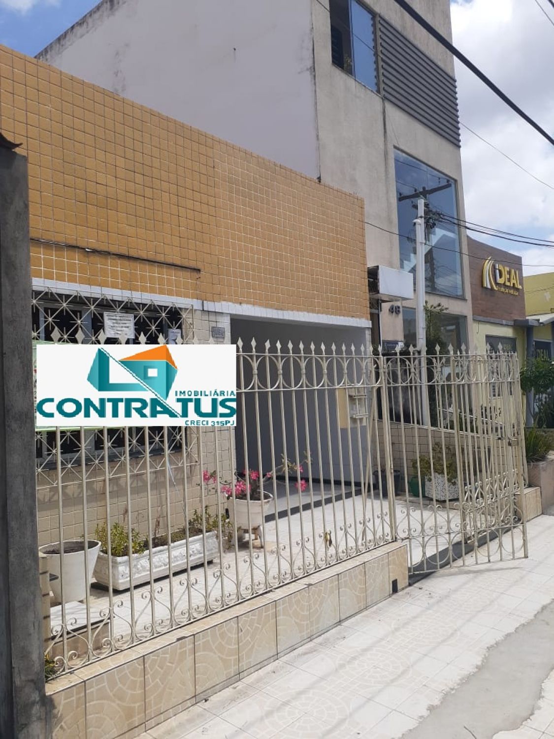 Casa na Av. Hermes Fontes