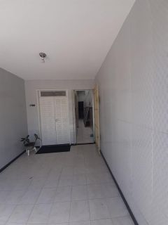 Casa na Av. Hermes Fontes