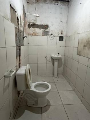 Casa com Ponto Comercial no Marcos Freire 1