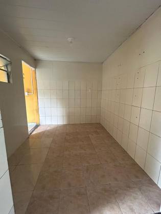 Casa com Ponto Comercial no Marcos Freire 1