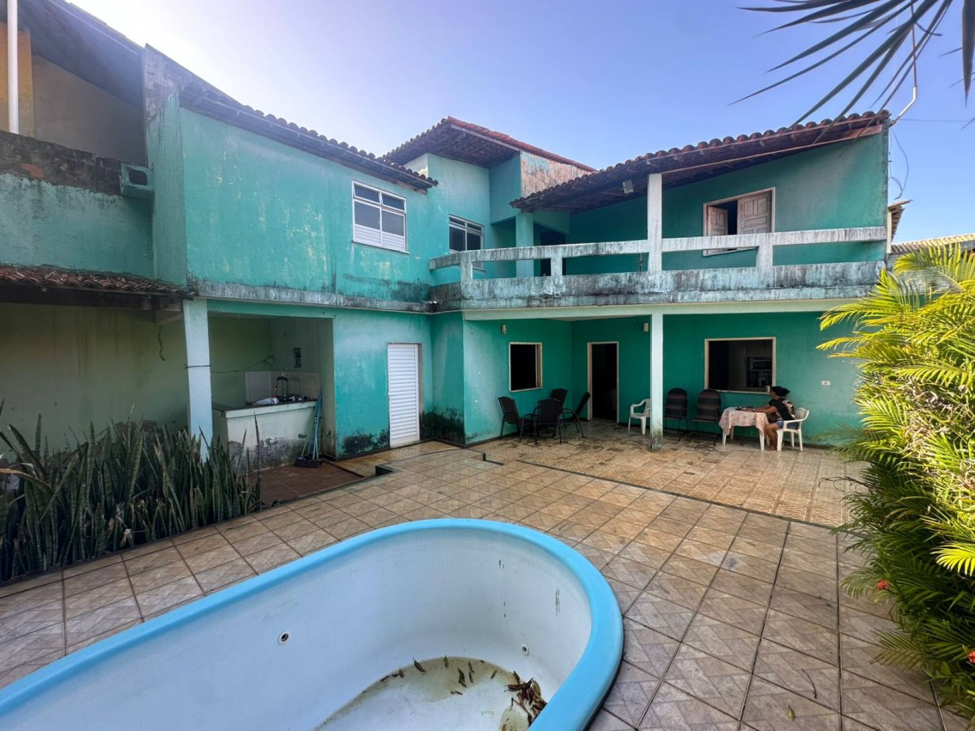 Casa com Piscina na Aruana