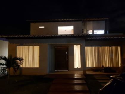 Casa Duplex com Piscina no Cond. Caminho das Árvores