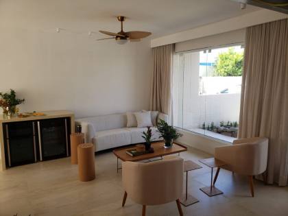 Casa Duplex com Piscina no Cond. Caminho das Árvores