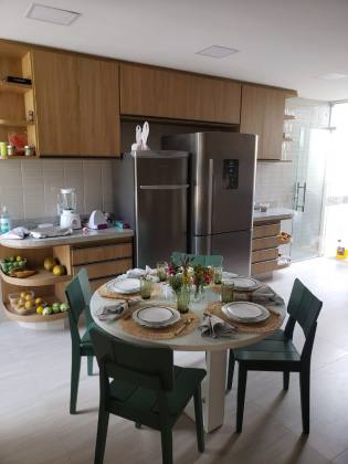 Casa Duplex com Piscina no Cond. Caminho das Árvores