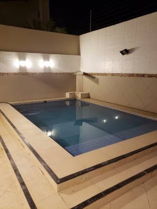 Casa Duplex com Piscina no Cond. Caminho das Árvores