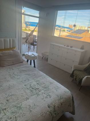Casa Duplex com Piscina no Cond. Caminho das Árvores