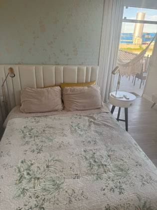 Casa Duplex com Piscina no Cond. Caminho das Árvores