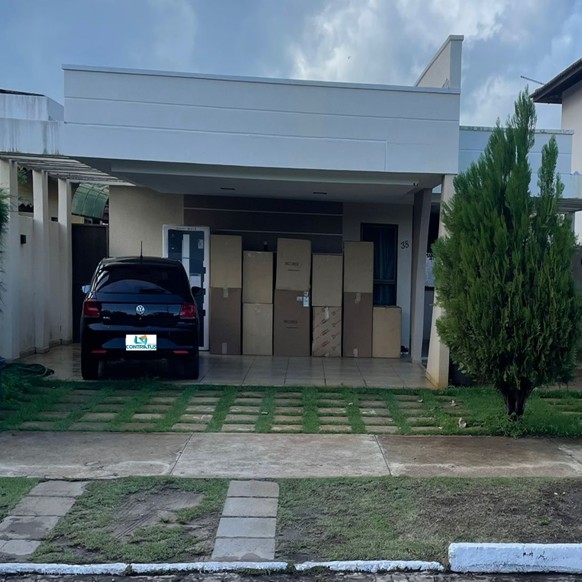 Casa com Piscina no Cond. Alamedas do Sol